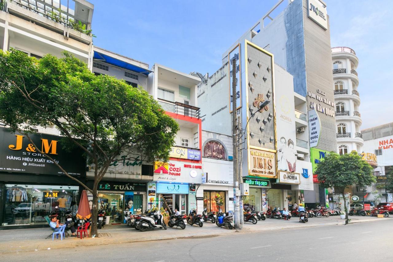 Oyo 708 The Cozi House - Homestay Ho Chi Minh-staden Exteriör bild